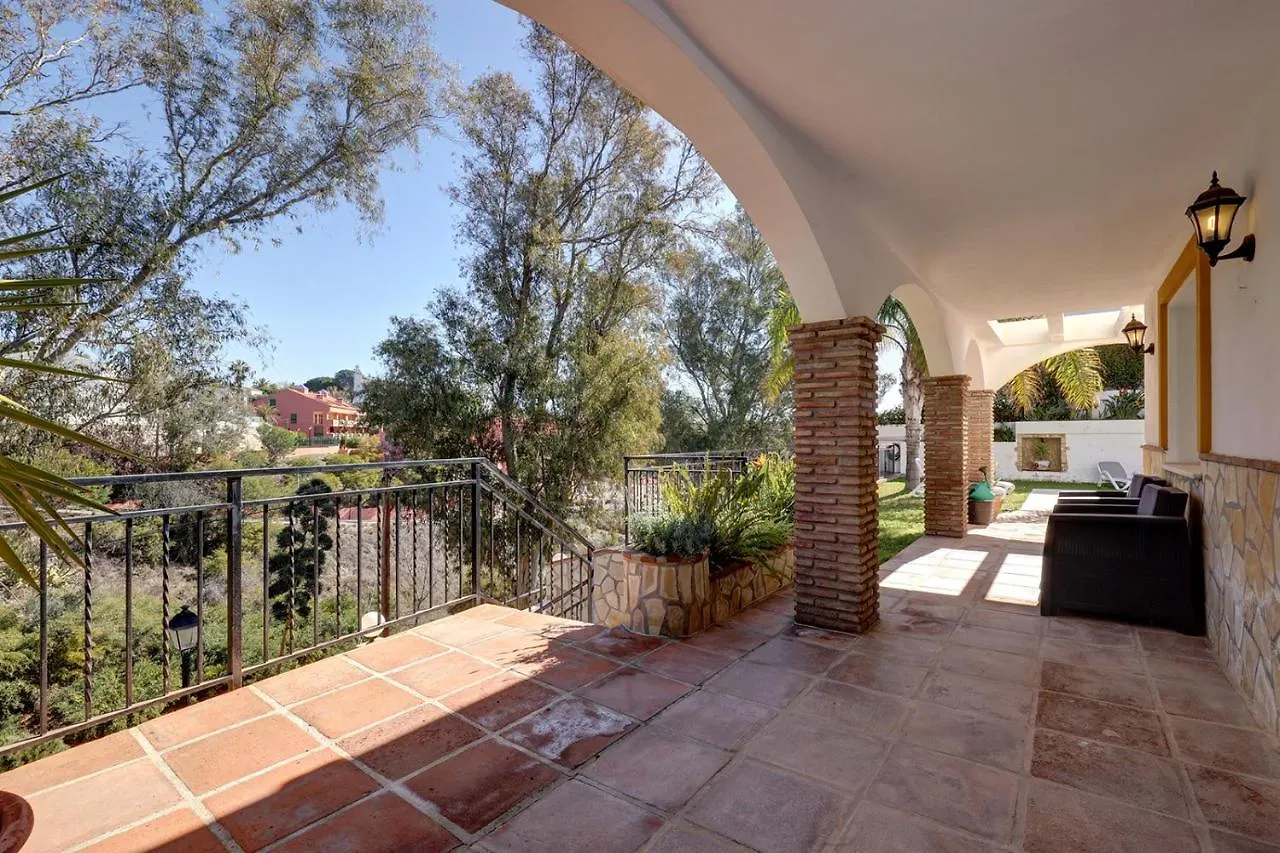 088 Bright And Spacious Andalusian Style Villa With Private Pool Fuengirola