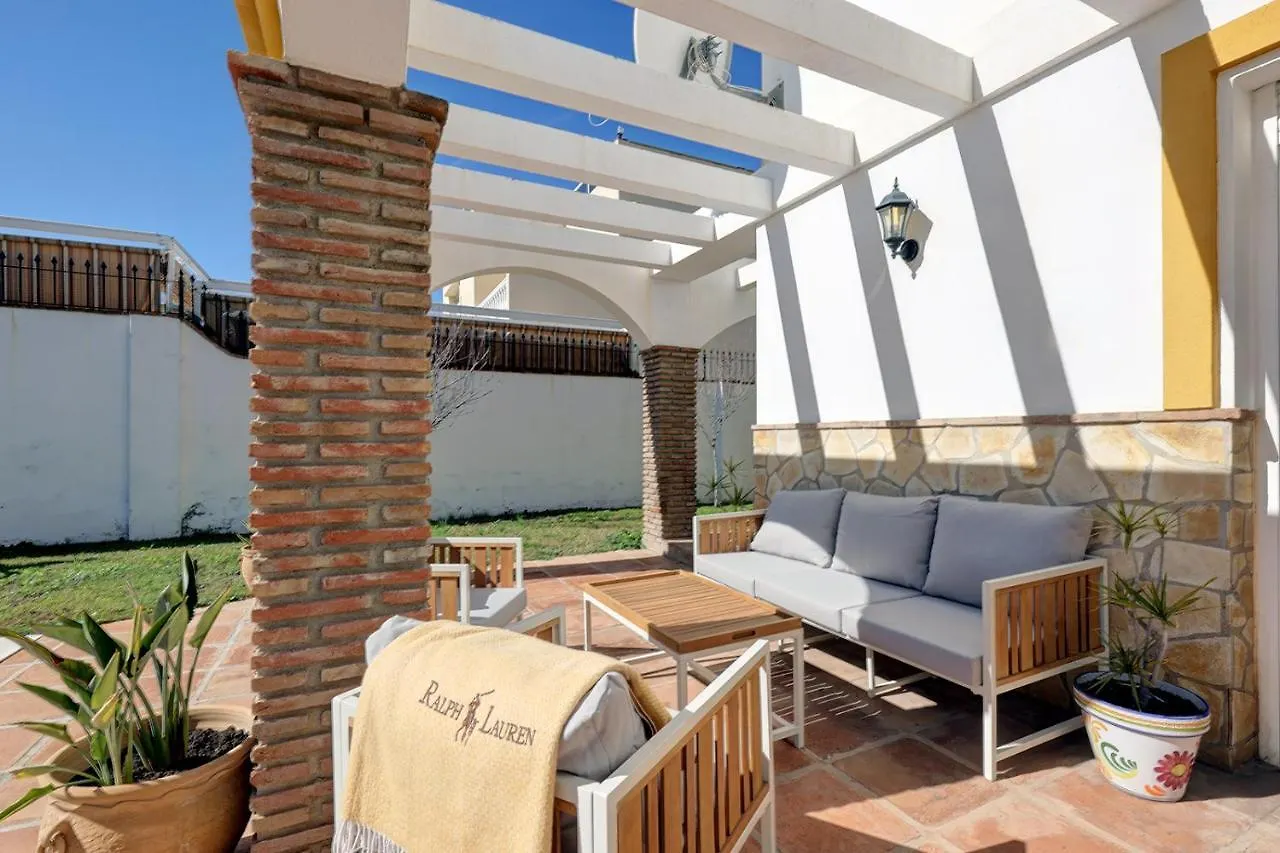 088 Bright And Spacious Andalusian Style Villa With Private Pool Fuengirola