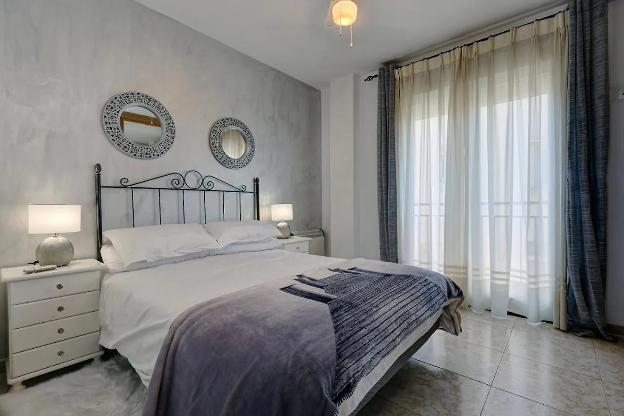 088 Bright And Spacious Andalusian Style Villa With Private Pool Fuengirola