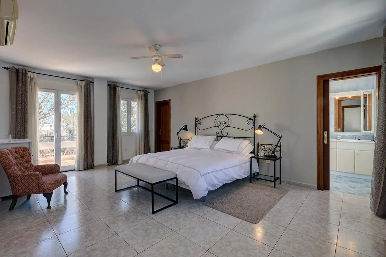 088 Bright And Spacious Andalusian Style Villa With Private Pool Fuengirola 0*,  Spain