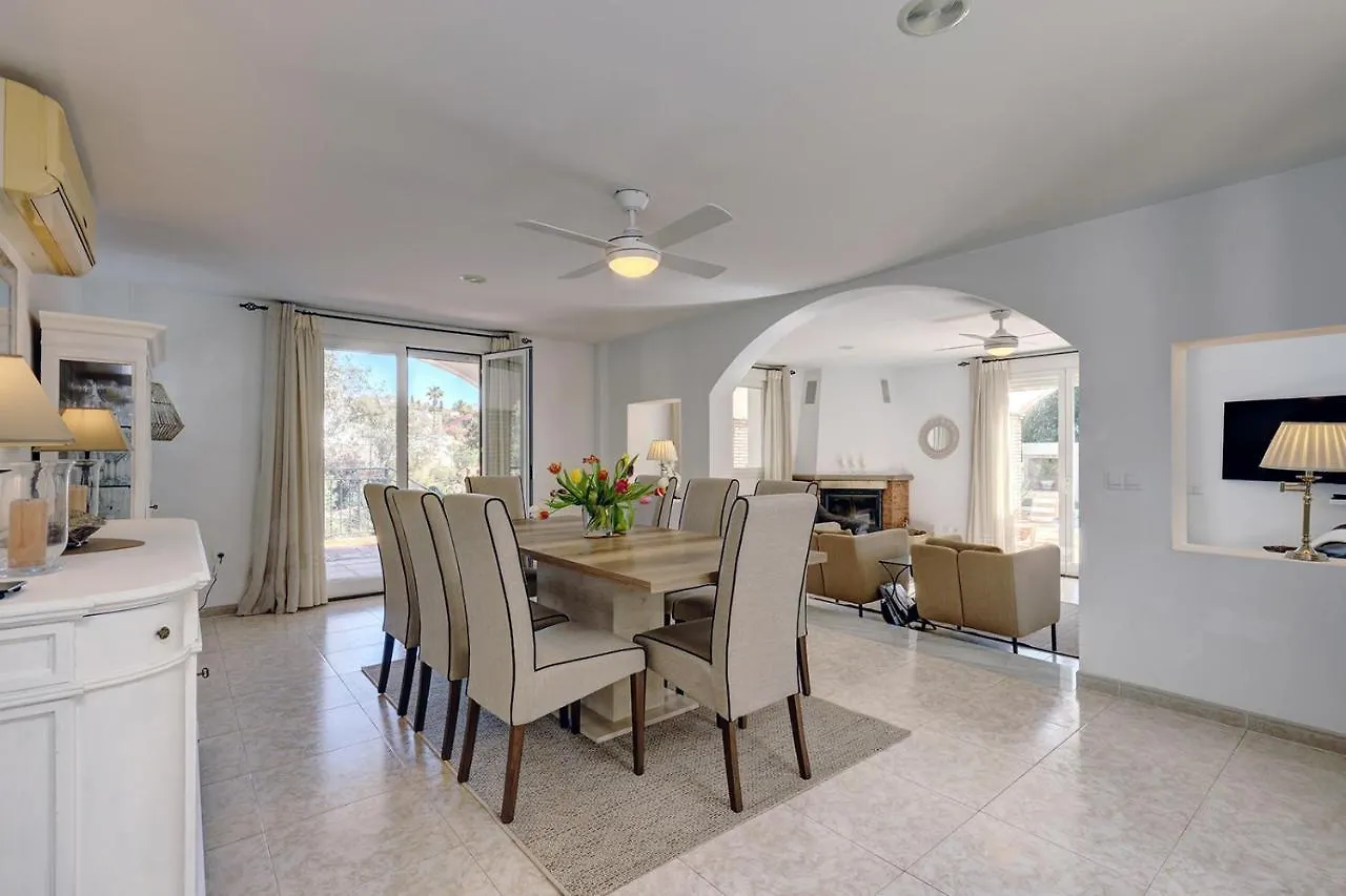 088 Bright And Spacious Andalusian Style Villa With Private Pool Fuengirola