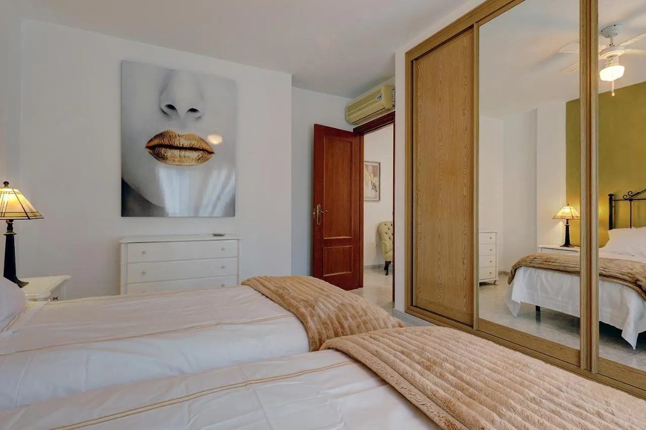 088 Bright And Spacious Andalusian Style Villa With Private Pool Fuengirola Spain