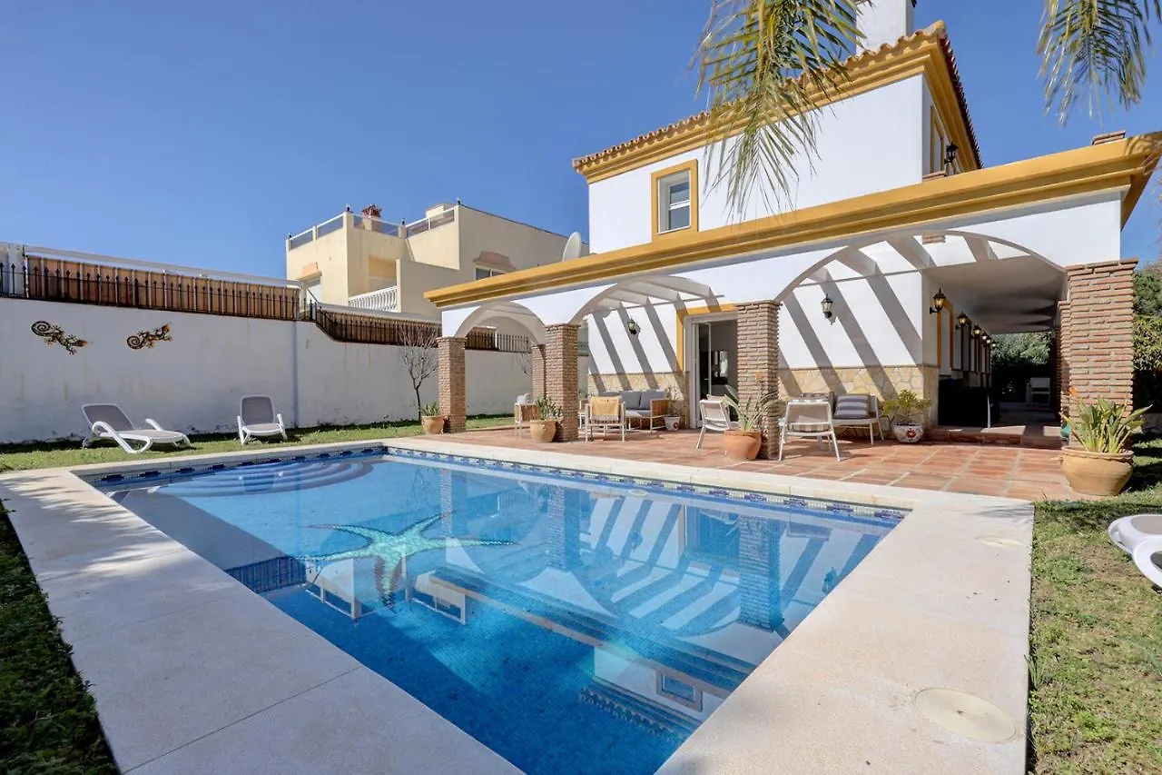 088 Bright And Spacious Andalusian Style Villa With Private Pool Fuengirola 0*,