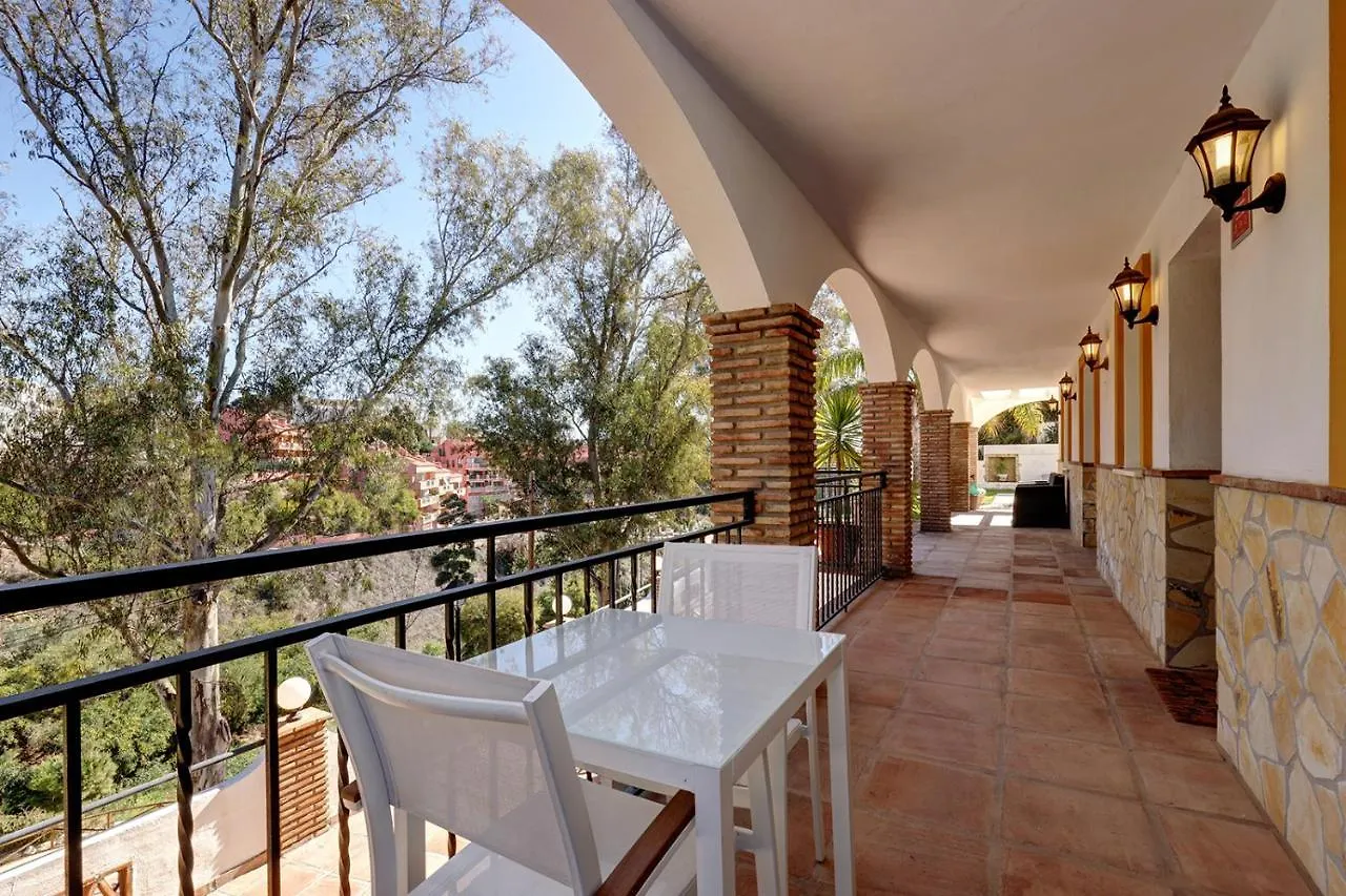 088 Bright And Spacious Andalusian Style Villa With Private Pool Fuengirola Spain