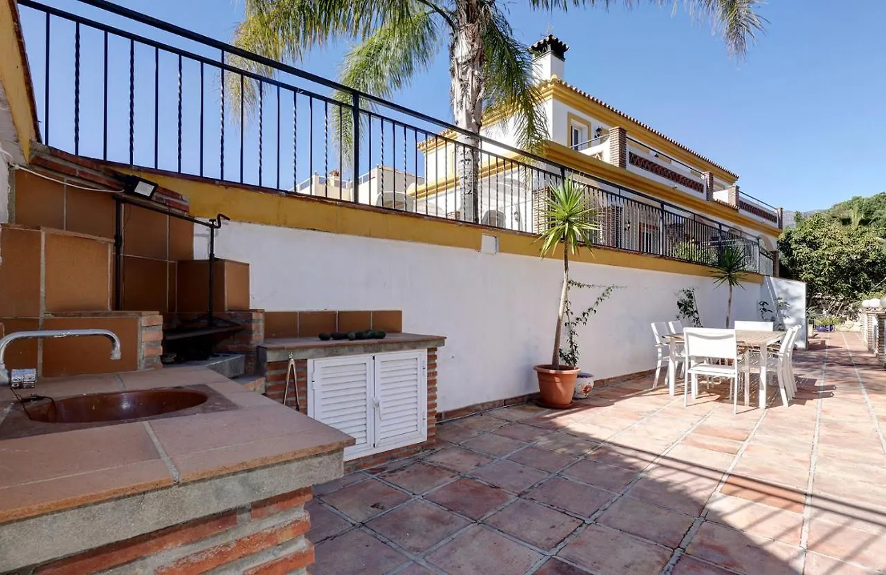 088 Bright And Spacious Andalusian Style Villa With Private Pool Fuengirola