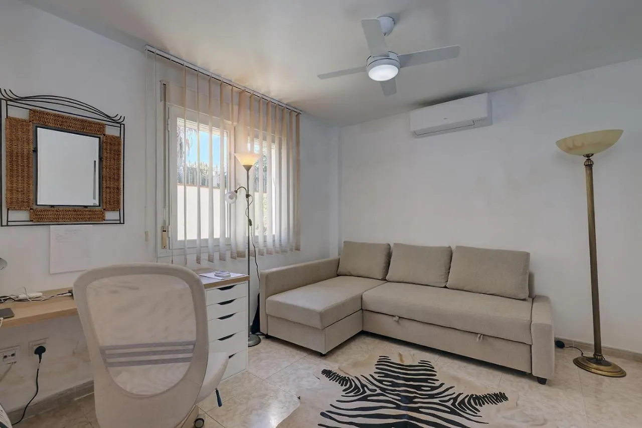 088 Bright And Spacious Andalusian Style Villa With Private Pool Fuengirola