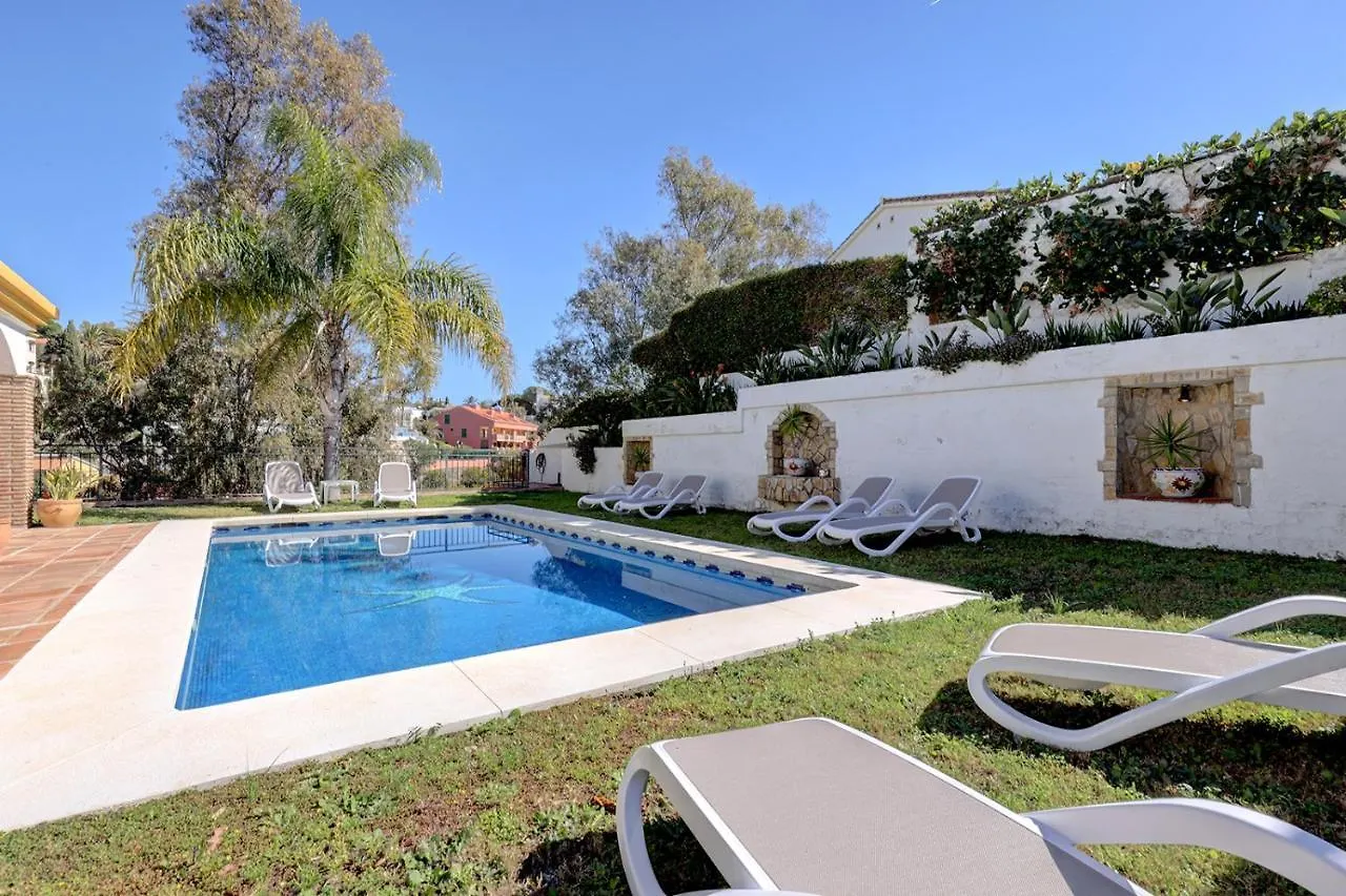 088 Bright And Spacious Andalusian Style Villa With Private Pool Fuengirola