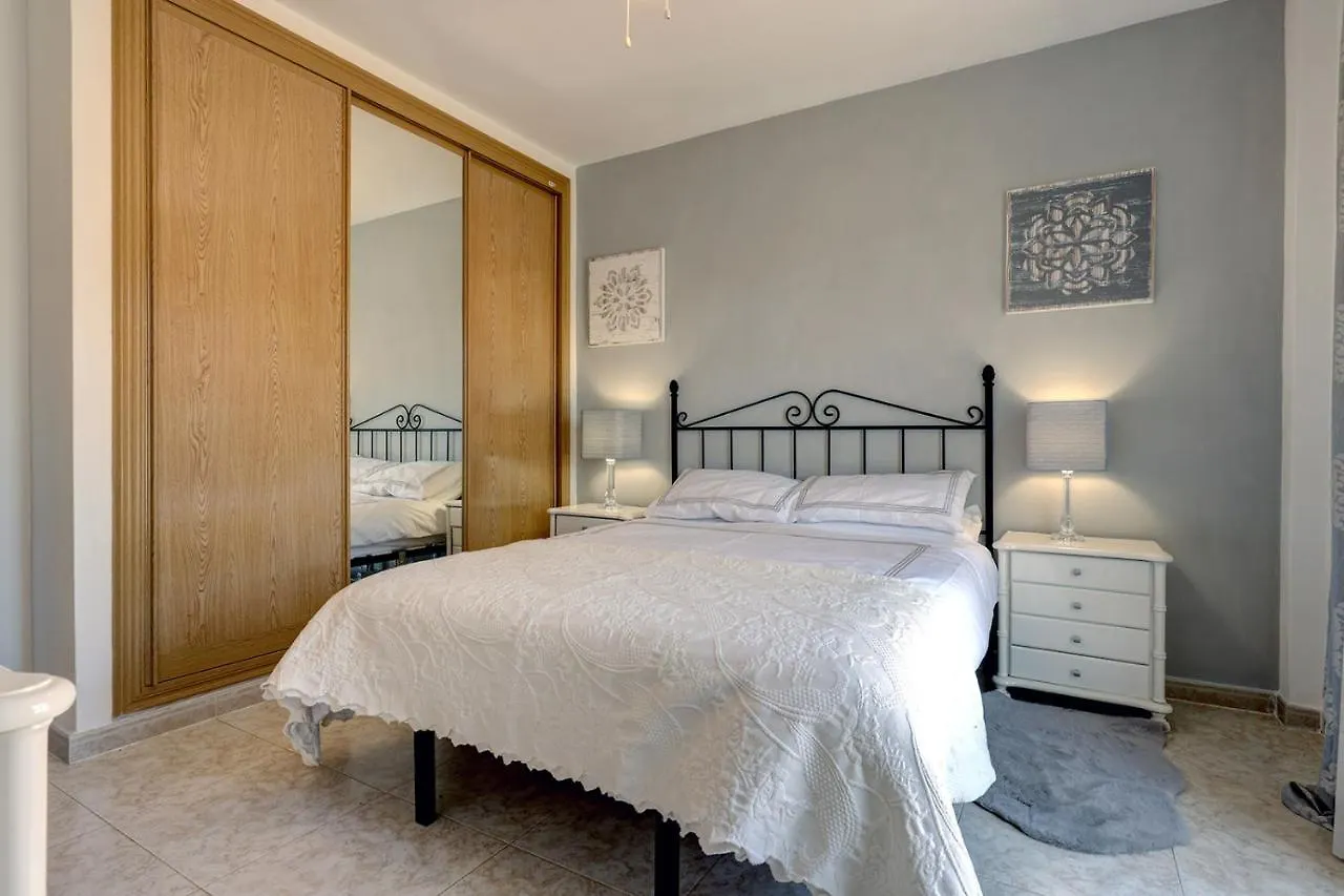 088 Bright And Spacious Andalusian Style Villa With Private Pool Fuengirola Spain