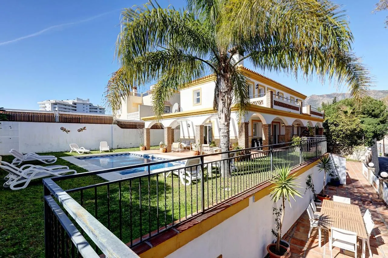 088 Bright And Spacious Andalusian Style Villa With Private Pool Fuengirola