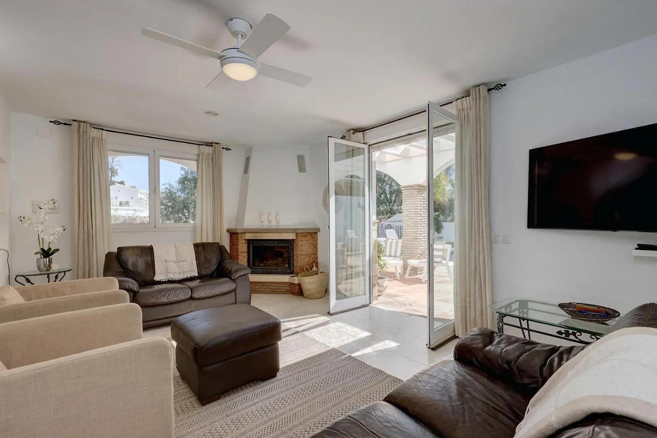 088 Bright And Spacious Andalusian Style Villa With Private Pool Fuengirola Hiszpania