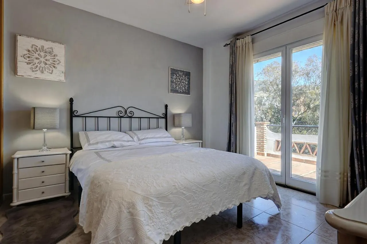 088 Bright And Spacious Andalusian Style Villa With Private Pool Fuengirola 0*,