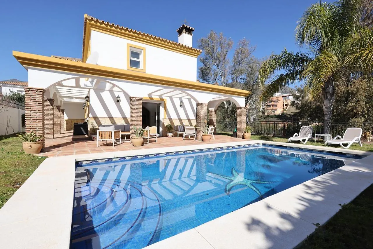 088 Bright And Spacious Andalusian Style Villa With Private Pool Fuengirola