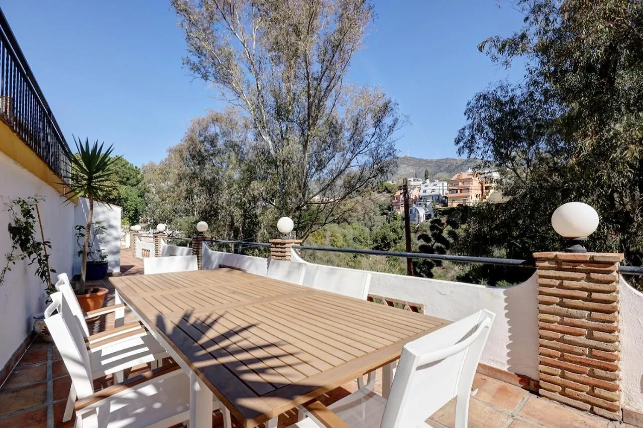 088 Bright And Spacious Andalusian Style Villa With Private Pool Fuengirola