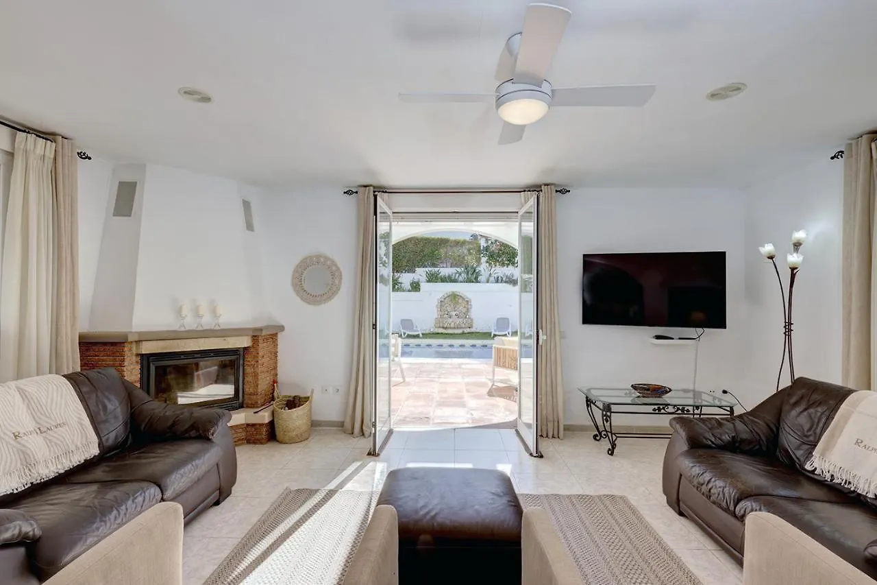 088 Bright And Spacious Andalusian Style Villa With Private Pool Fuengirola